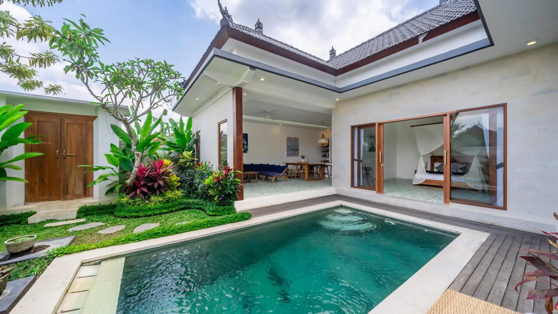 Stylish Villa, Ubud, 2 Bed,2 Bath, Central Location, Pool, Private!